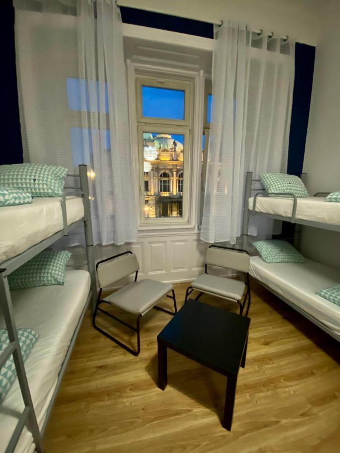 Sky Hostel Краків Екстер'єр фото