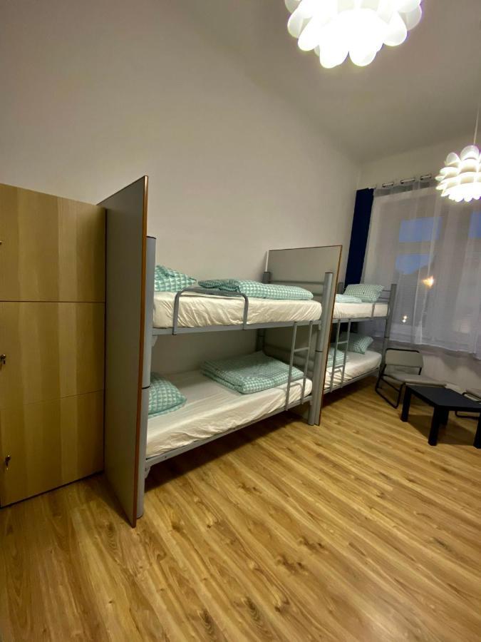Sky Hostel Краків Екстер'єр фото