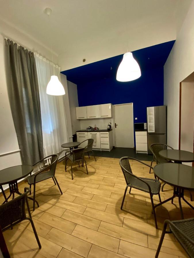 Sky Hostel Краків Екстер'єр фото